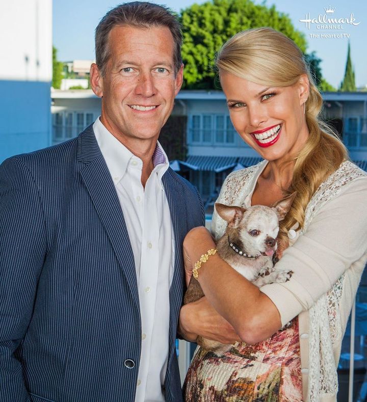James Denton and Beth Stern with Harley during the 2015 American Humane Association Hero Dog Awards.