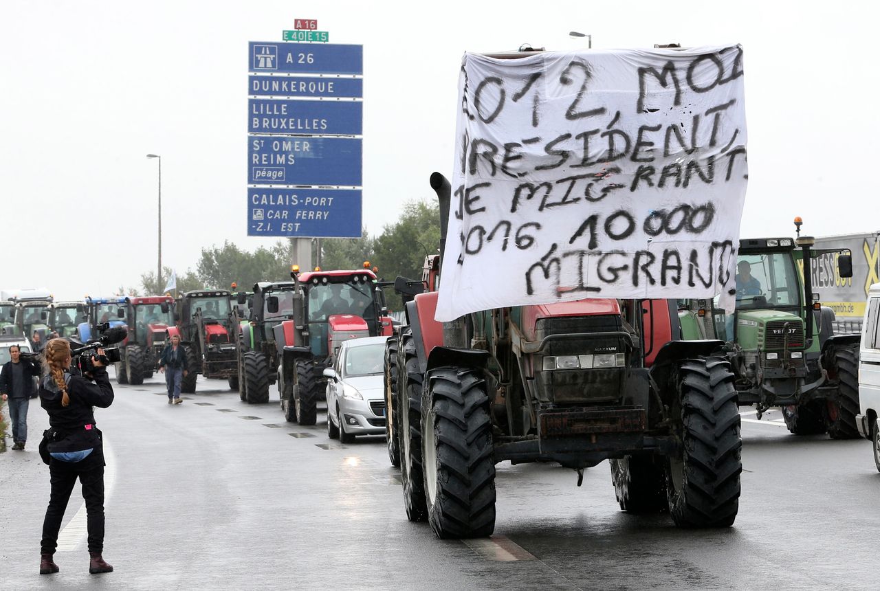 <strong>'This is the last straw:' Farmers join harbour workers, truck drivers, storekeepers and residents in the protest against the migrant situation in Calais</strong>