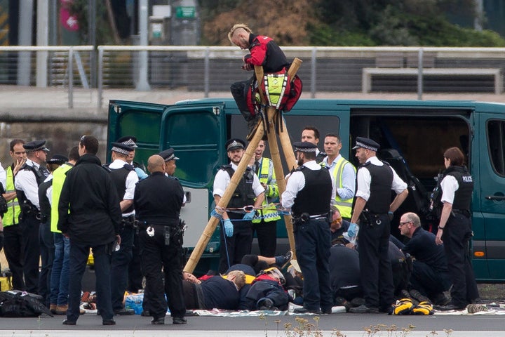 <strong>The BLM protestors chained themselves to a tripod</strong>