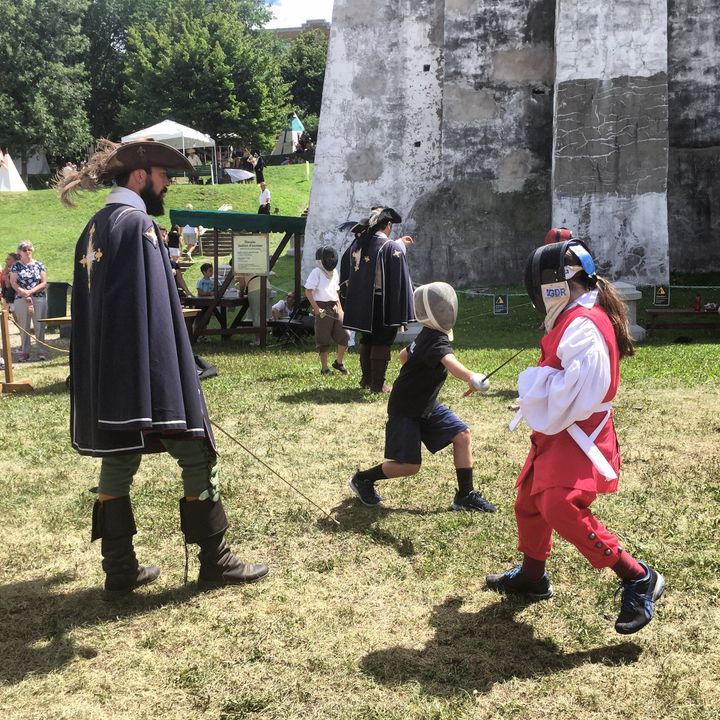 Kids can practice fencing, stand guard with troops, or learn about the history that created New France.