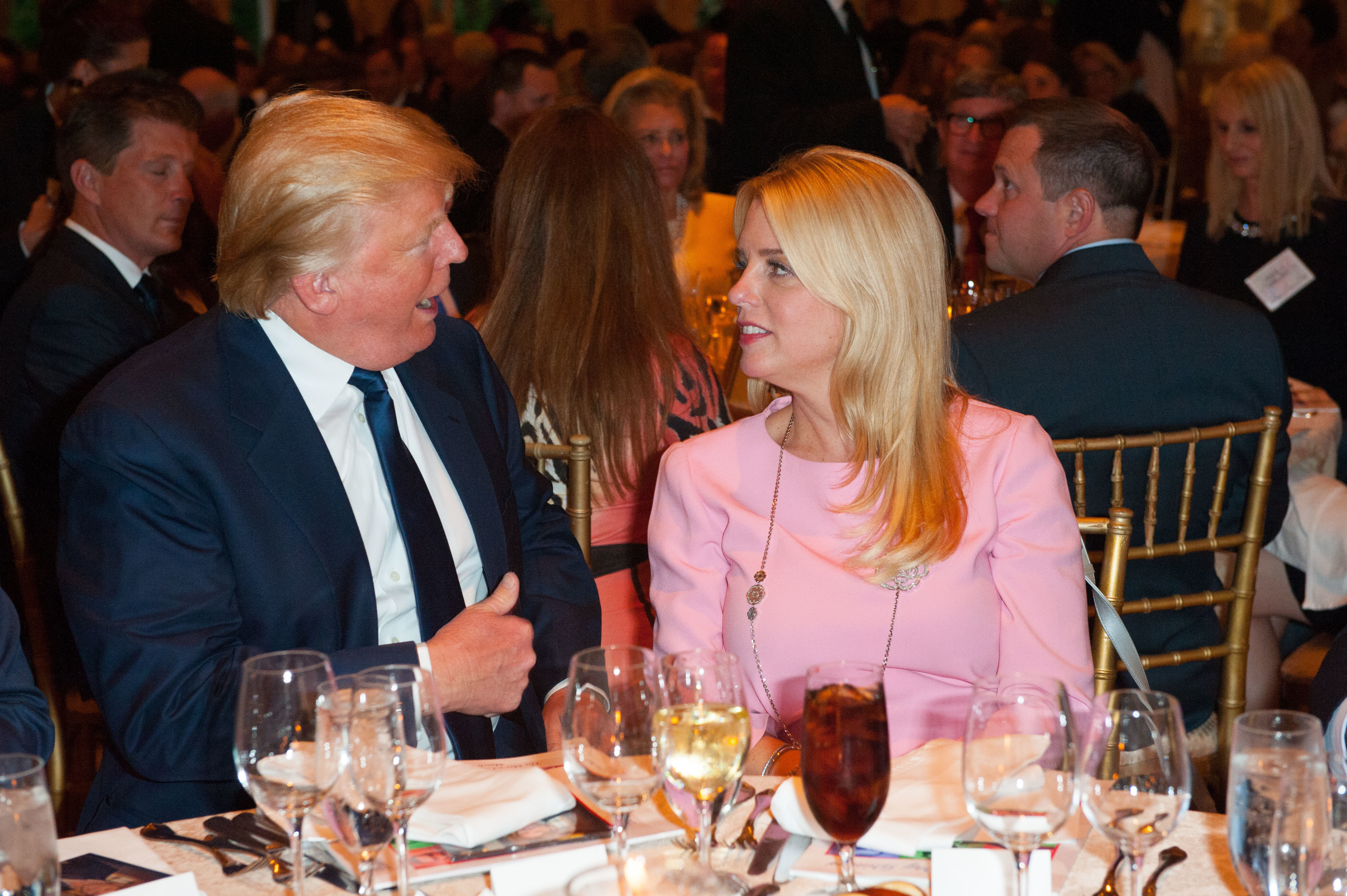 Trump Held Fundraiser For Pam Bondi At His Palm Beach Mansion After She ...