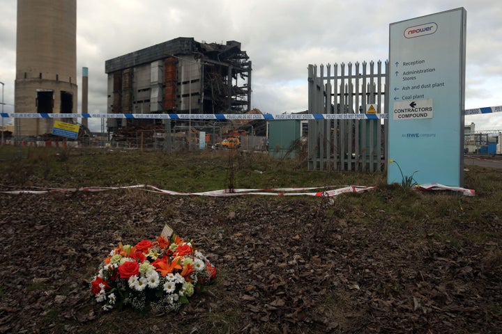 <strong>Flowers at the scene in March</strong>