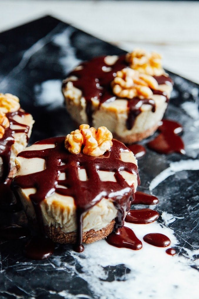 Chai Cheesecakes With Chocolate Drizzle