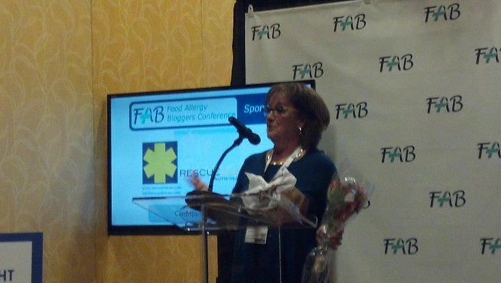 Senator Smith speaking at Fablogcon