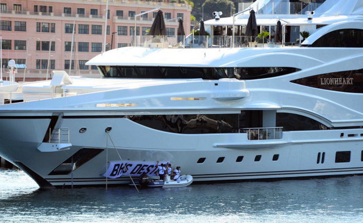 <strong>Sir Phillip Green says he has been working on a 'daily basis' on the BHS pensions deficit from his super yacht pictured above</strong>