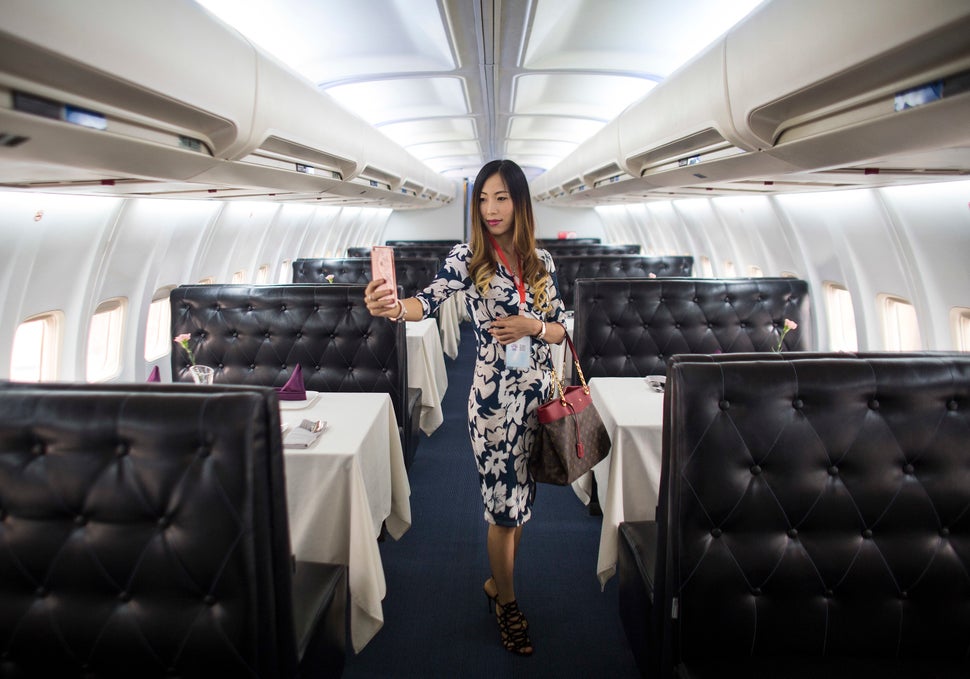 China Unveils Its First Restaurant Inside An Airplane | HuffPost