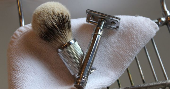 A HMW Shaving Brush & Chrome DE Safety Razor
