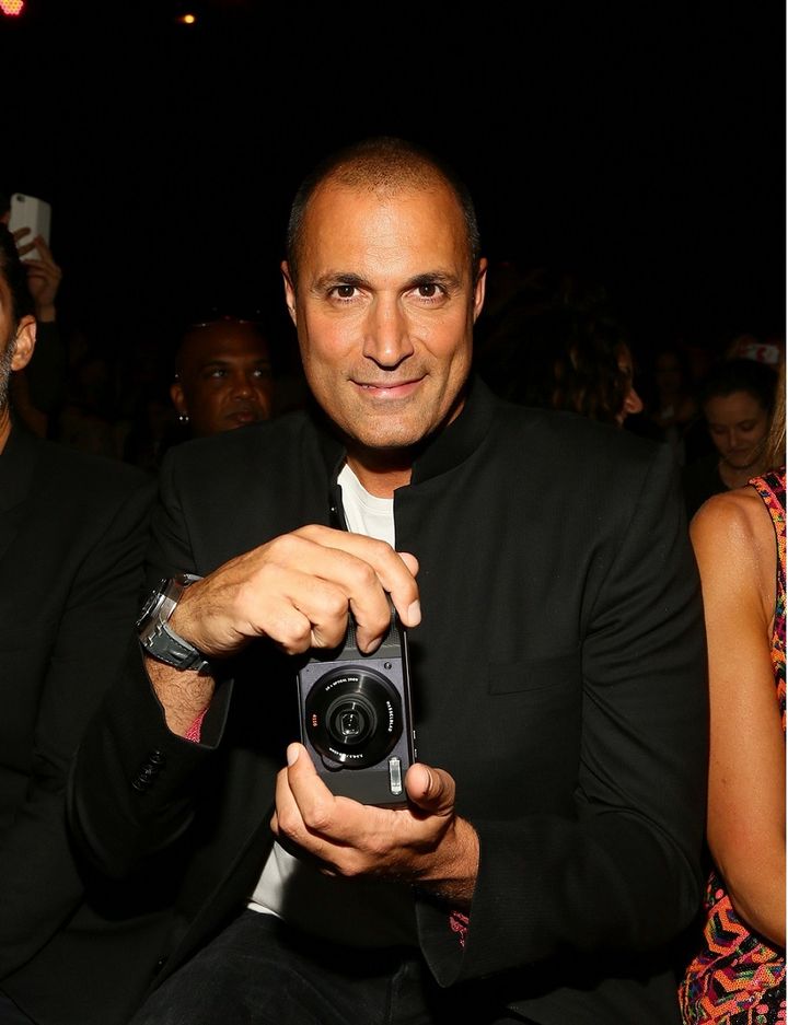 Nigel Barker depends on the Moto Z Force Droid Edition and Hasselblad True Zoom to take pictures at NYFW!