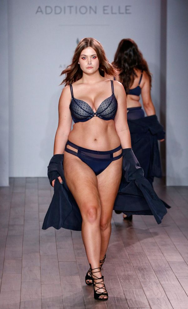 Ashley Grahams Lingerie Runway Show Is The Picture Of Body Positivity