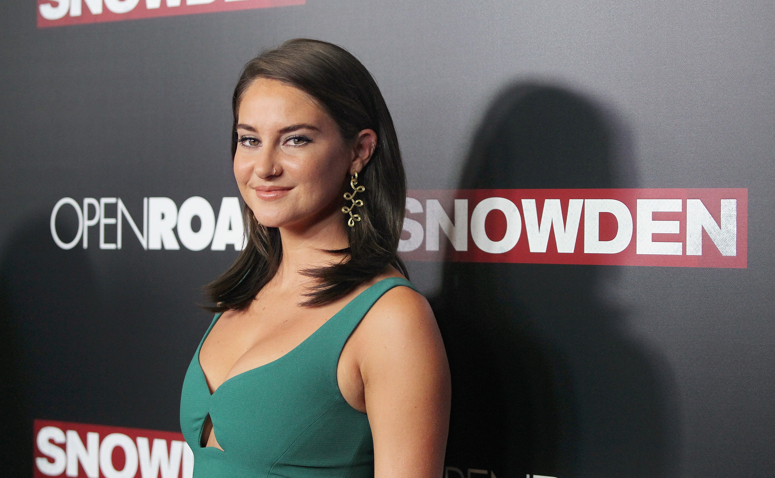 Why Shailene Woodley Wants Schools To Educate Girls About Masturbation Huffpost