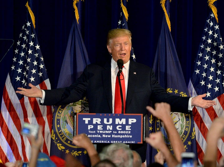 Donald Trump began his rally Thursday without reporters who pay to follow his campaign. 