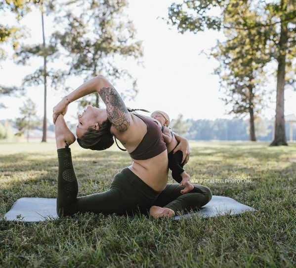 Mums and bubs yoga: why you should try it today