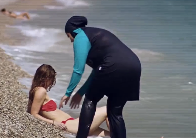 ブルキニの女性 フランスのビーチから 出て行け と脅される 画像 ハフポスト