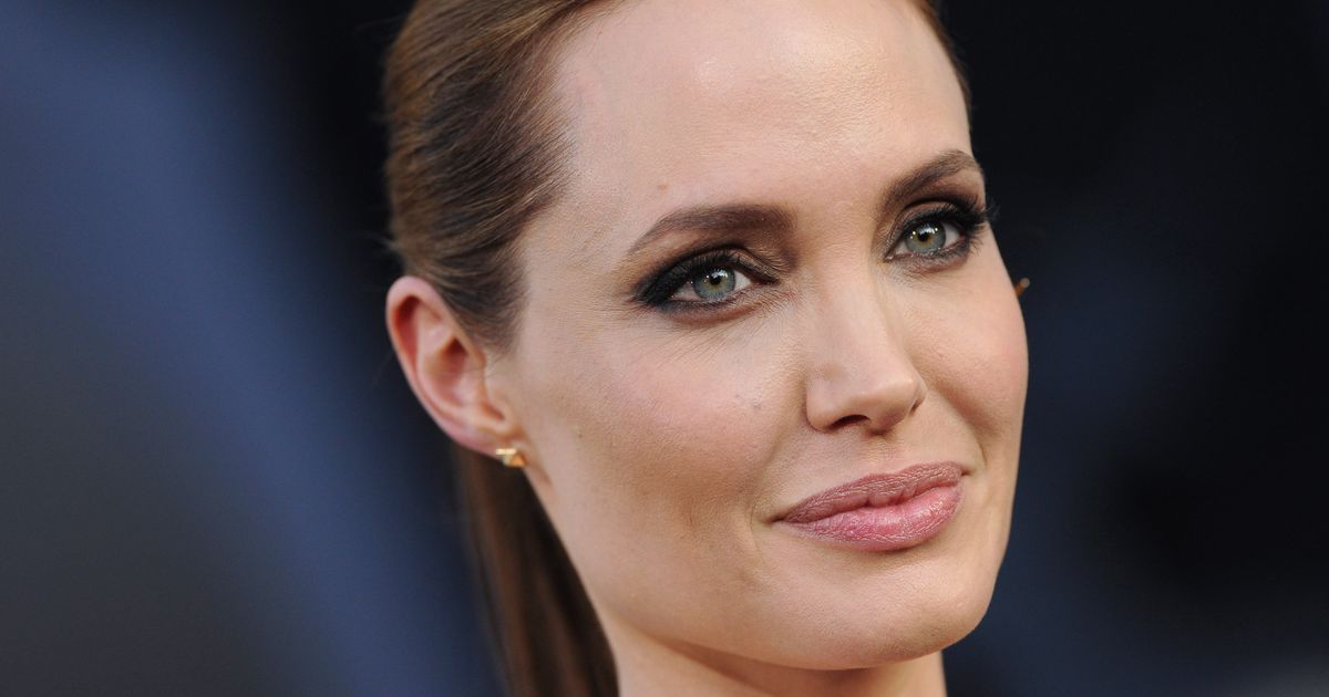 Engelina Joly Sex - Angelina Jolie Proves Moms Can Also Be Sexual Women | HuffPost Entertainment