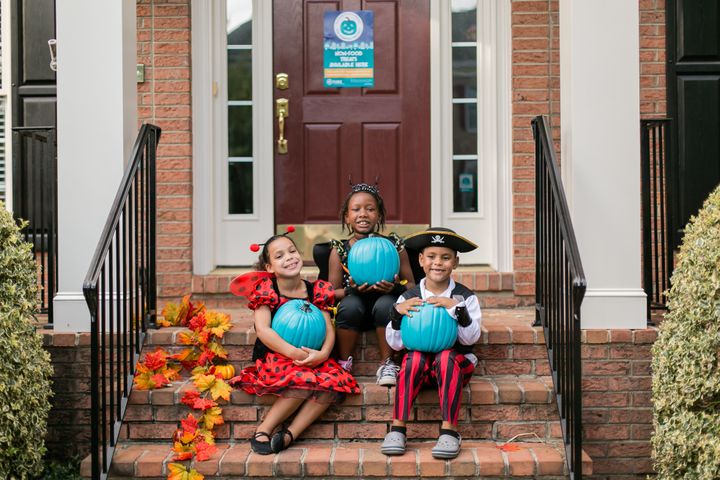 FARE teamed up with Michaels Craft Stores to spread the word about the Teal Pumpkin Project.
