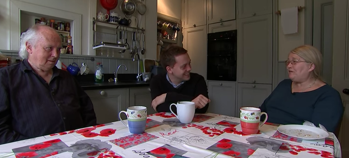 <strong>Jones speaks with his parents about Jeremy Corbyn</strong>