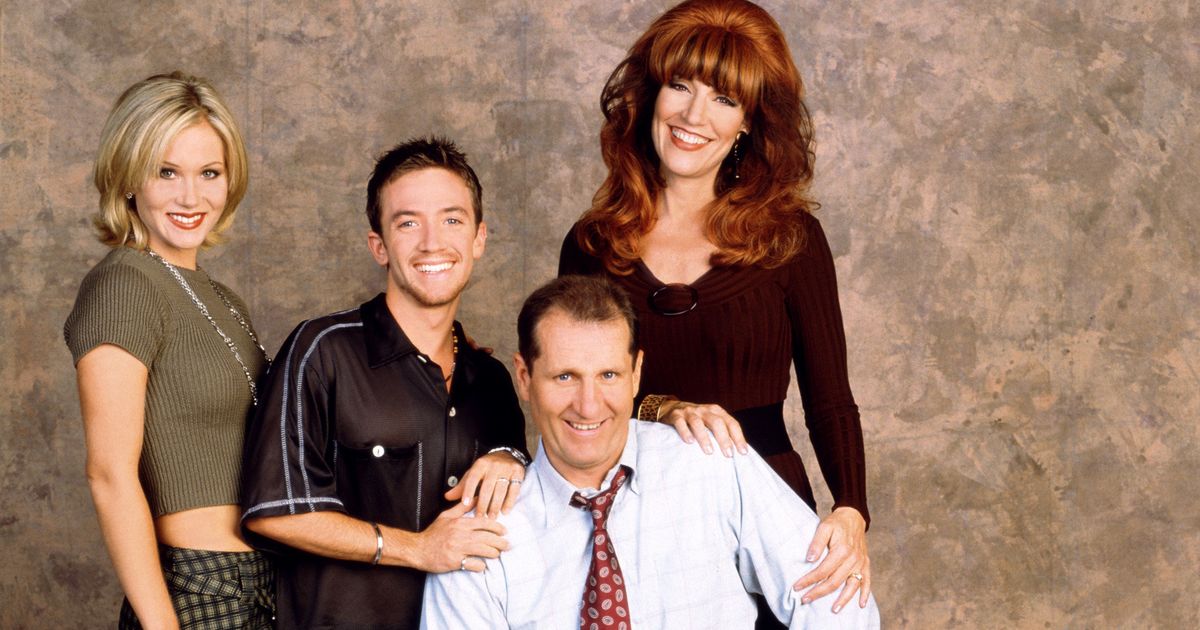 Married with children. Семейка банди сериал. Женаты и с детьми сериал 1987–1997. Женаты и с детьми сериал. Женаты с детьми 1987.