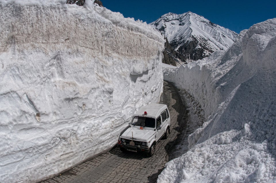 18 Of The Most Dangerous And Dramatic Roads In The World | HuffPost Life