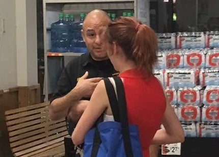 The deputy spoke with Savannah Shukla on Sunday night, as seen in this photo taken by an observer.