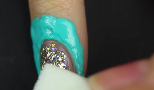 how-to-apply-glitter-nail-polish-the-right-way-huffpost-uk