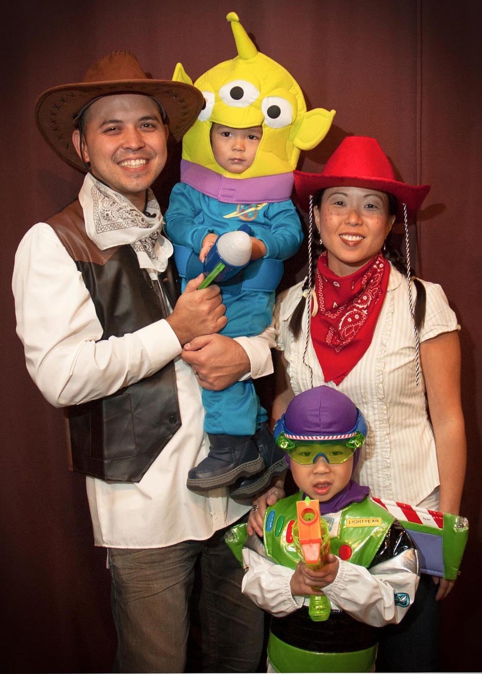 59 Family Halloween Costumes That Are Clever, Cool And Extra Cute