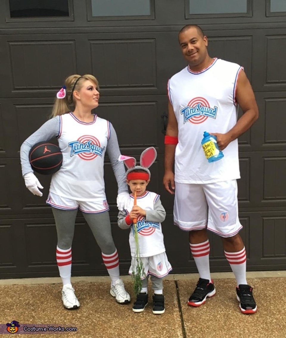 59 Family Halloween Costumes That Are Clever, Cool And Extra Cute