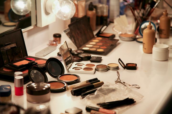 Contain messy makeup with the Makeup Mat 