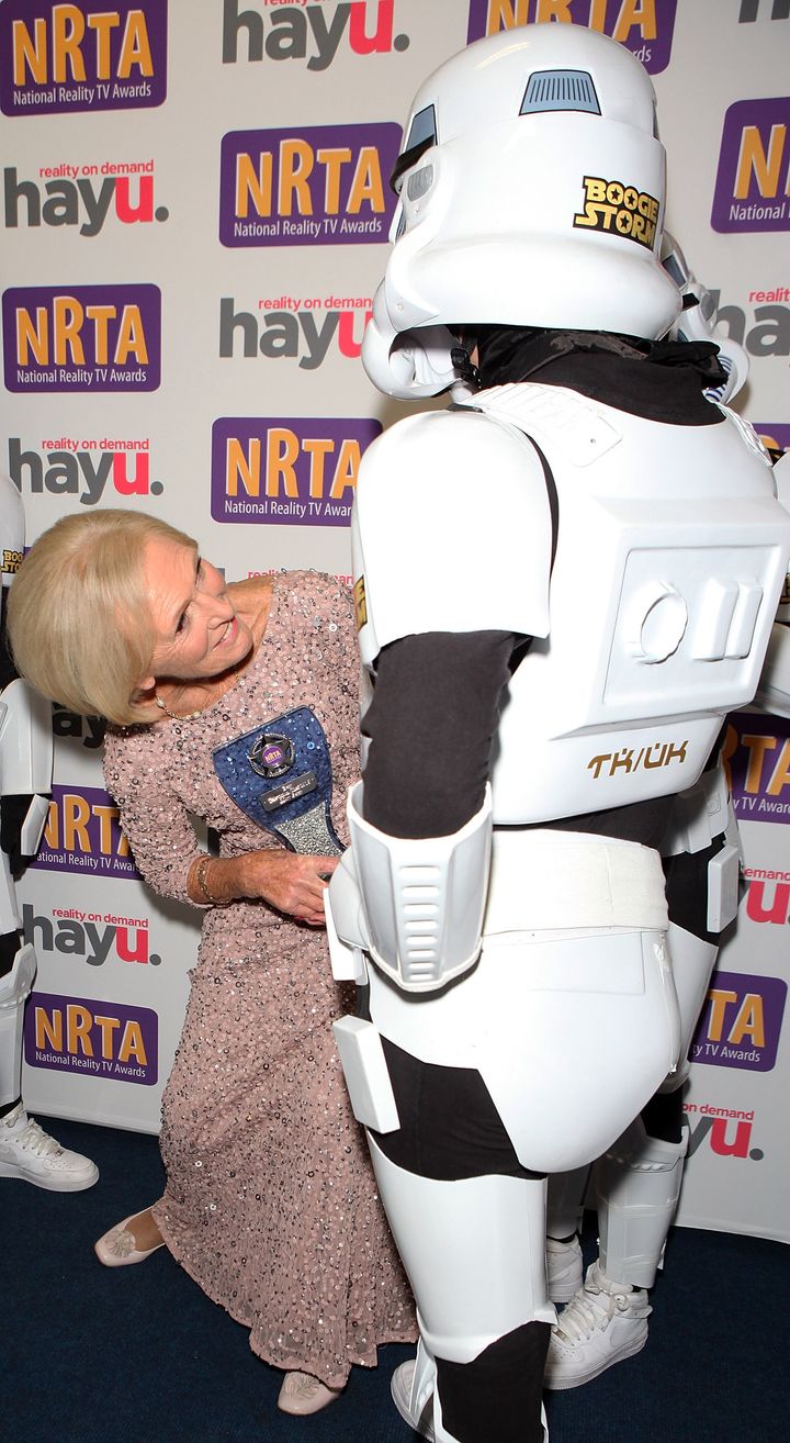 <strong>Mary meets 'BGT' contestants Boogie Storm</strong>