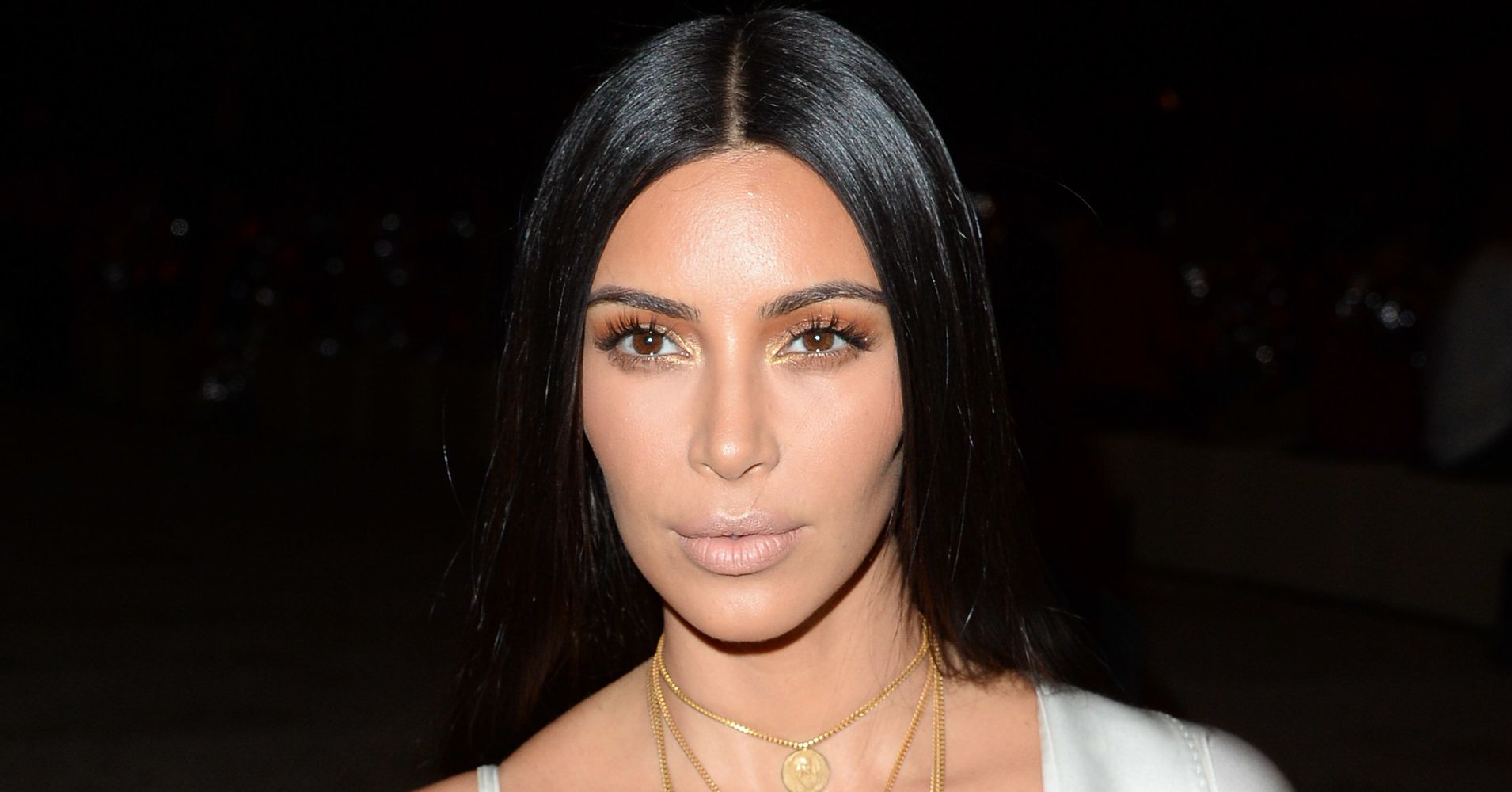 Kim Kardashian West Held At Gunpoint In Paris By Men Dressed As Police ...