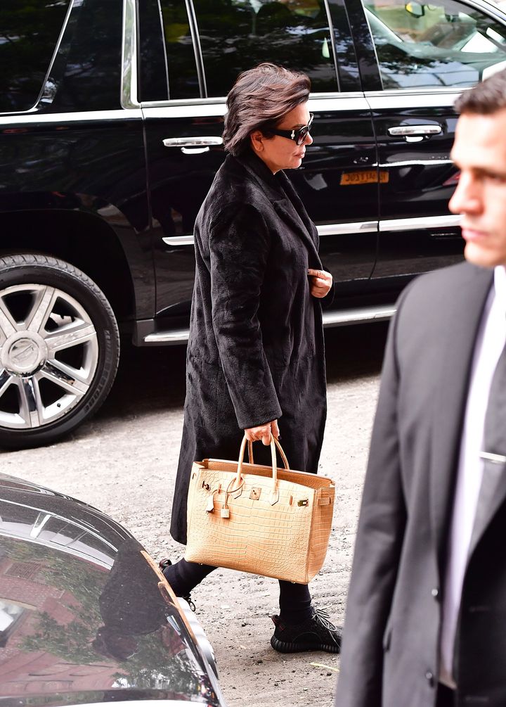 Kim Kardashian West Held At Gunpoint In Paris By Men Dressed As Police