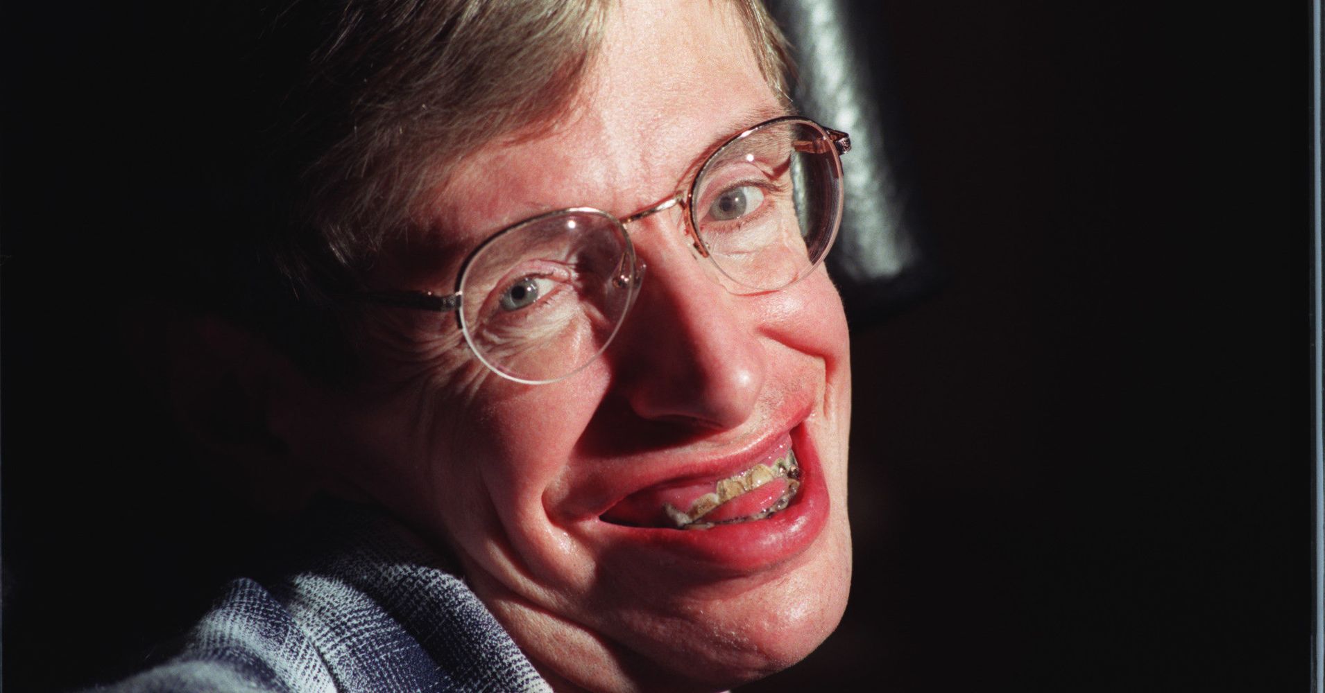 Iconic Physicist Stephen Hawking Dies At 76 Huffpost 2377