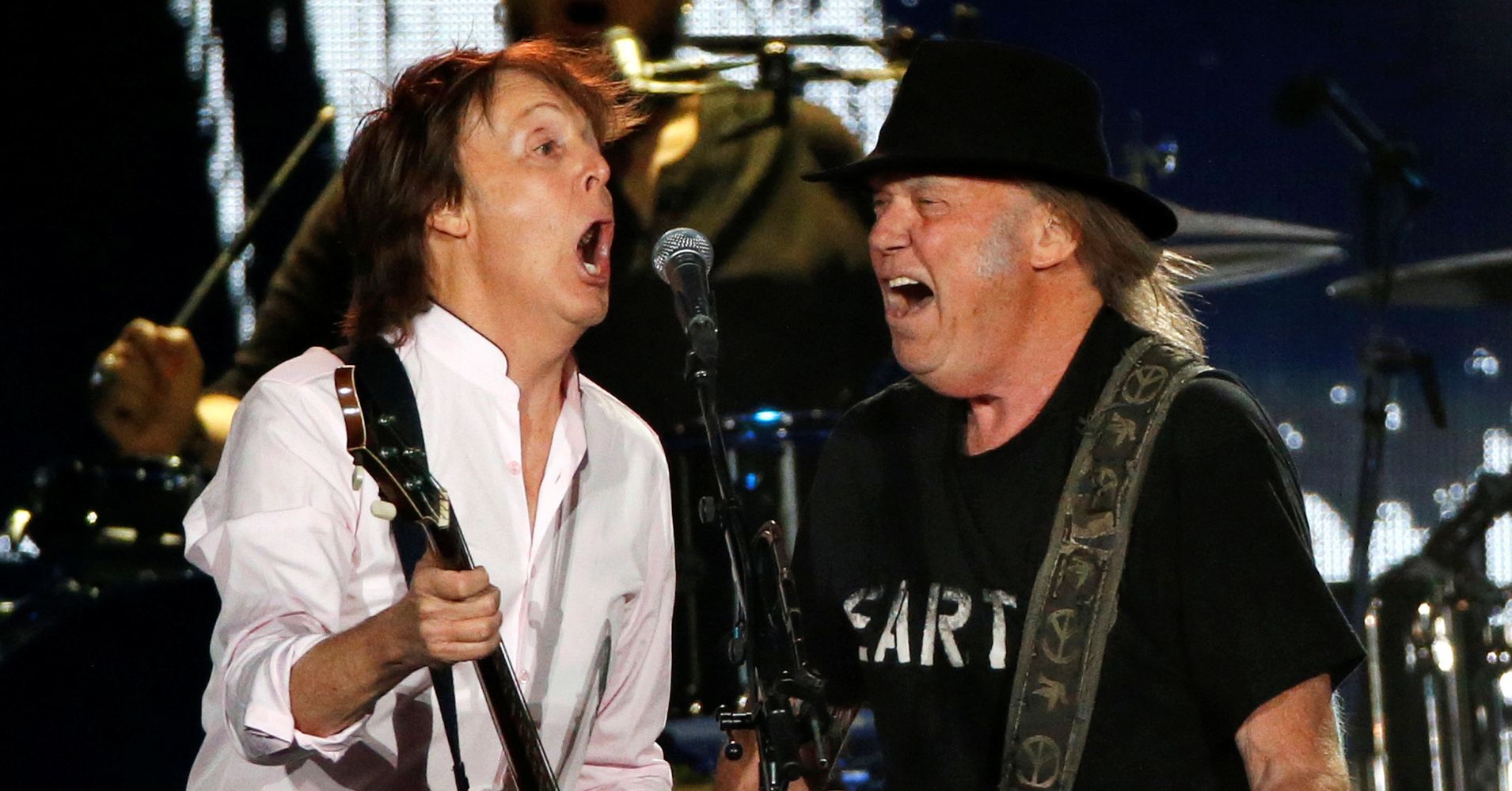 Paul Mccartney And Neil Young Perform Beatles Classics At Desert Trip 