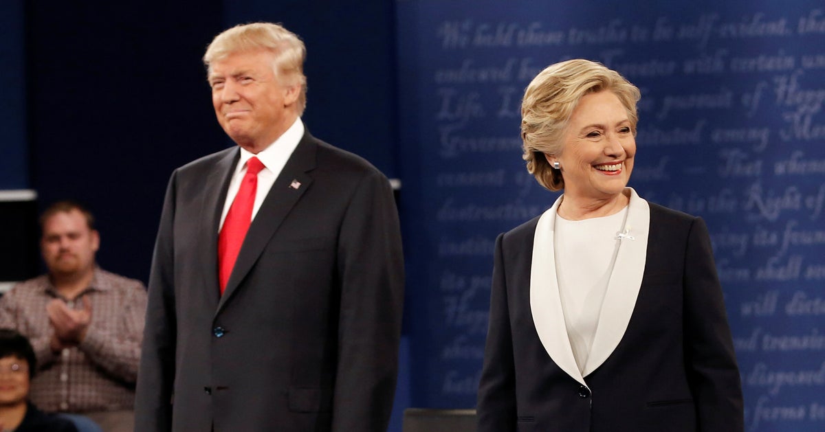 Hillary Clinton And Donald Trump Did Not Shake Hands Before Their ...