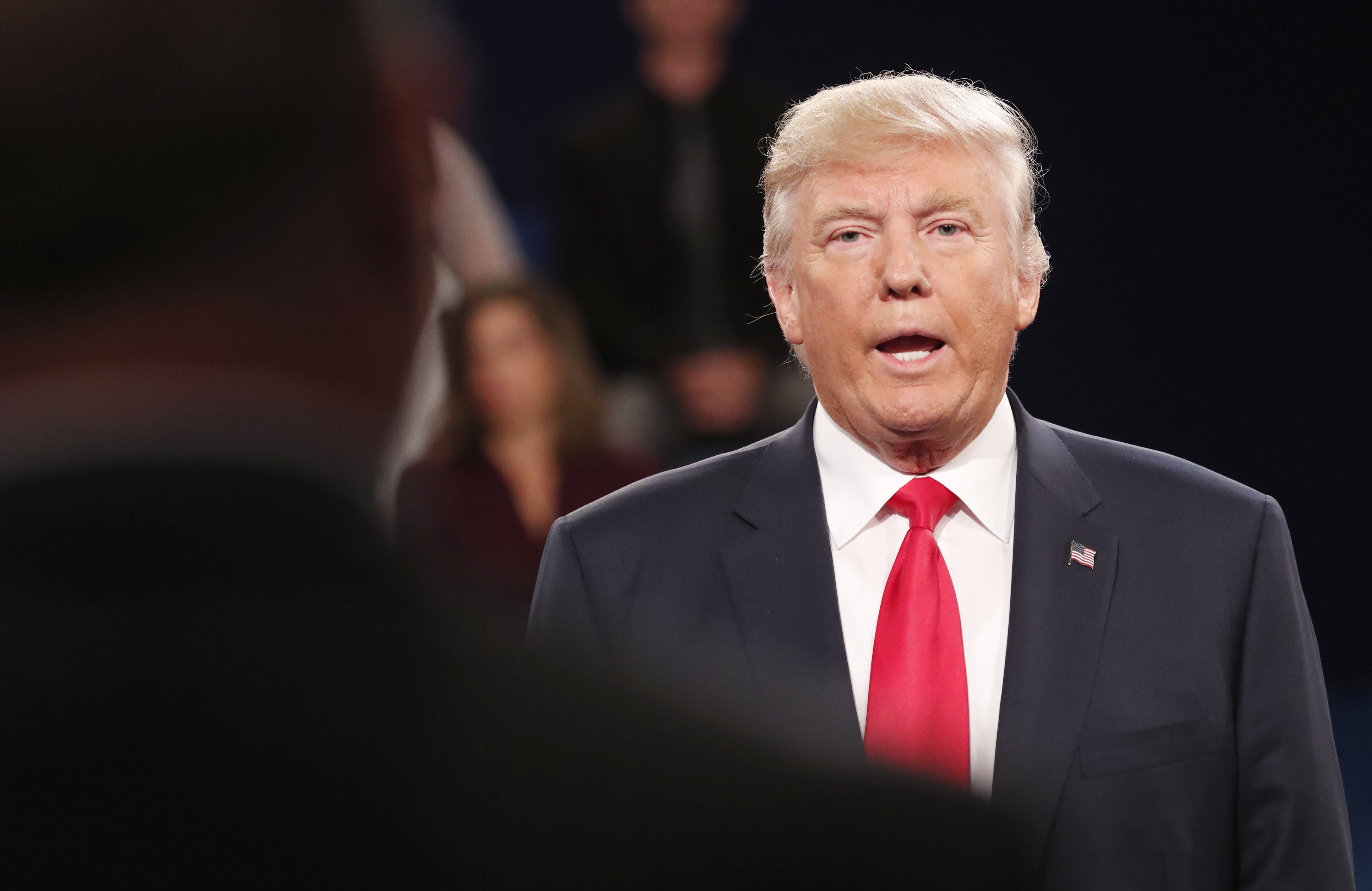 Donald Trump Fell In Love With His Debate Chair Right Before Our Eyes ...