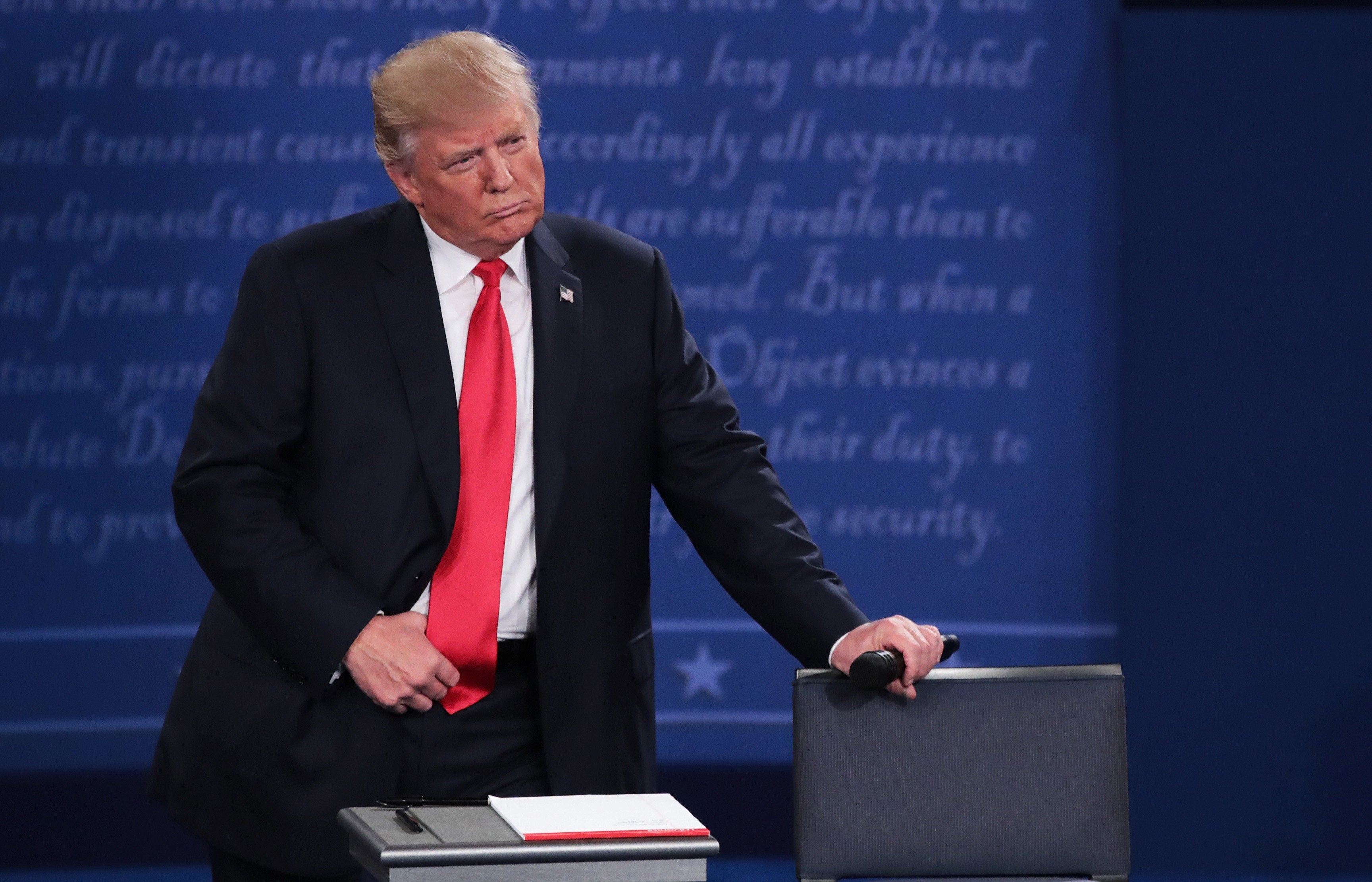 Donald Trump Fell In Love With His Debate Chair Right Before Our Eyes ...