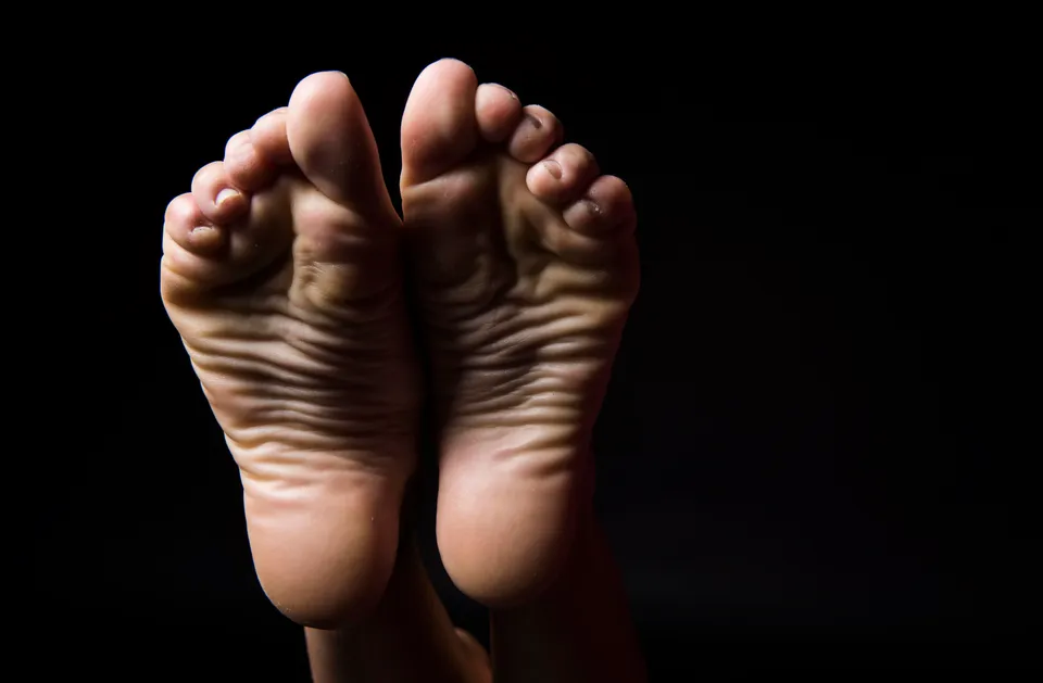 These Honest Images Show How Women Really Feel About Their Feet