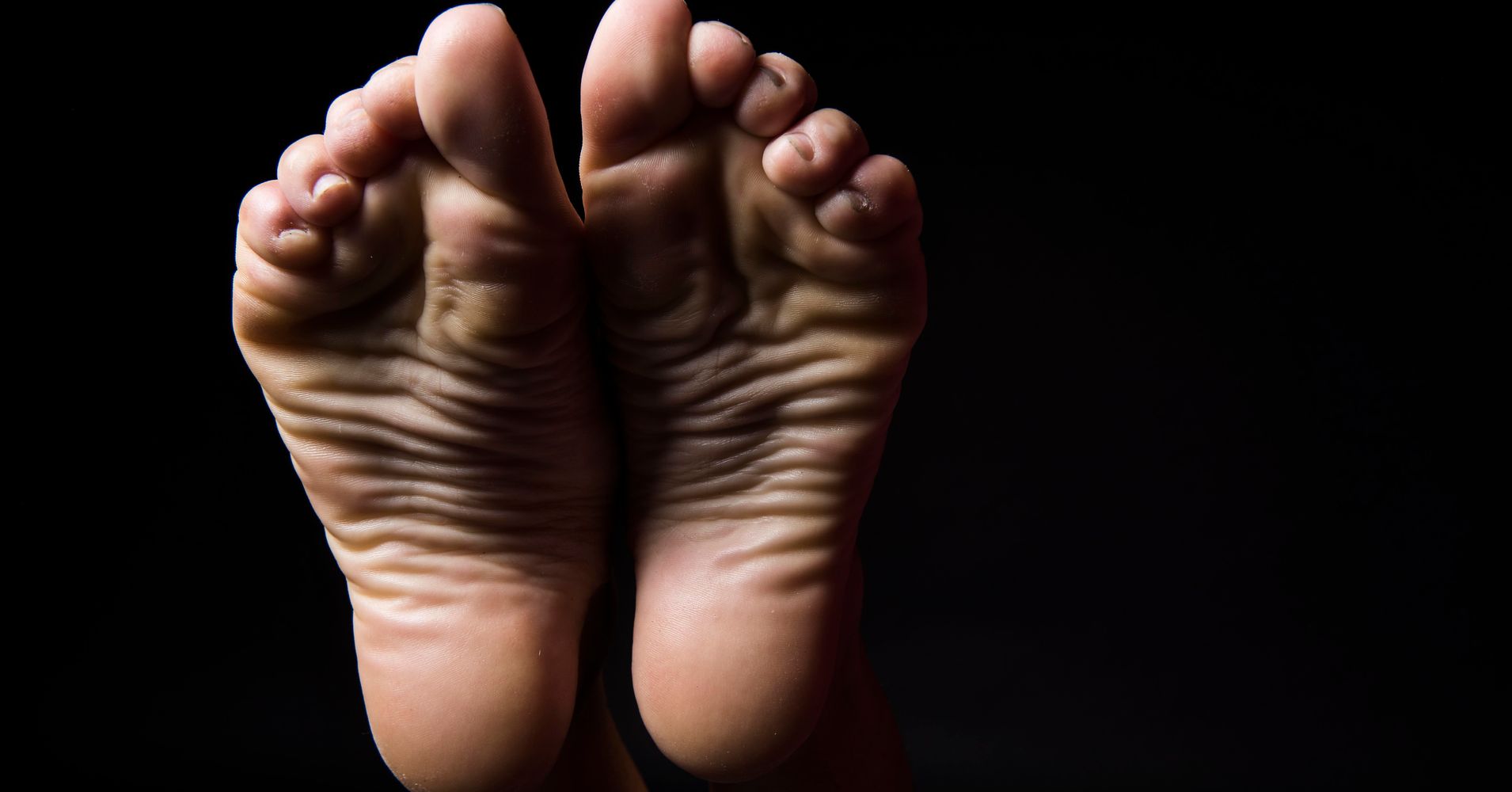 These Honest Images Show How Women Really Feel About Their Feet