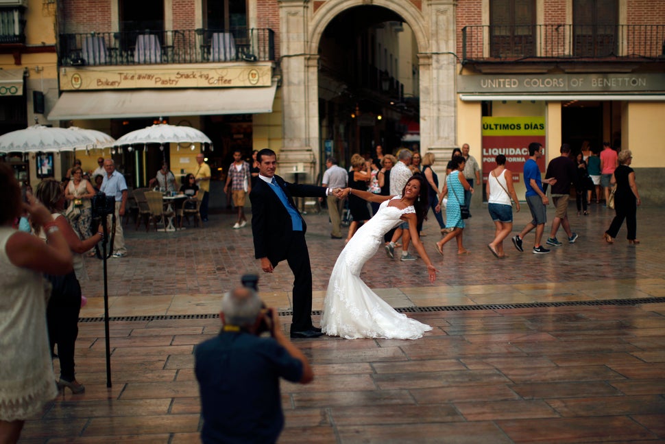 Невеста на английском. Marriage and dating Customs in Spain.