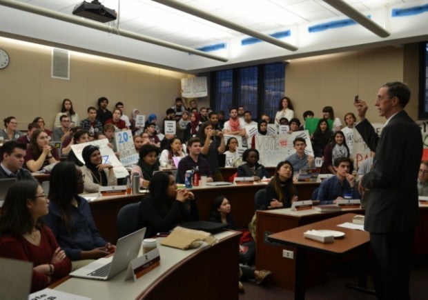 <p>University of Chicago Student Government Meeting</p>