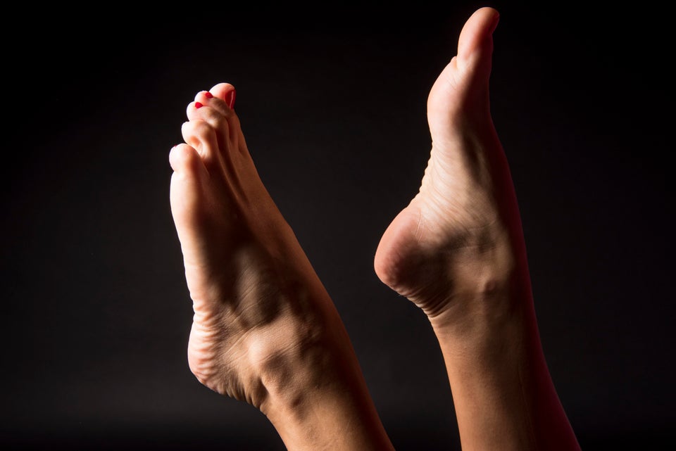 These Honest Images Show How Women Really Feel About Their Feet 