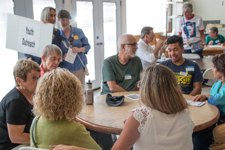 Volunteer training held at Hillary for America Headquarters in Santa Fe, New Mexico.