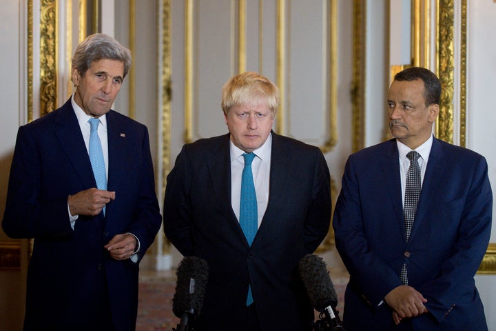 US Secretary of State John Kerry, British Foreign Secretary Boris Johnson and UN Special Envoy for Yemen Ismail Ould Cheikh Ahmed make a joint statement on Yemen.