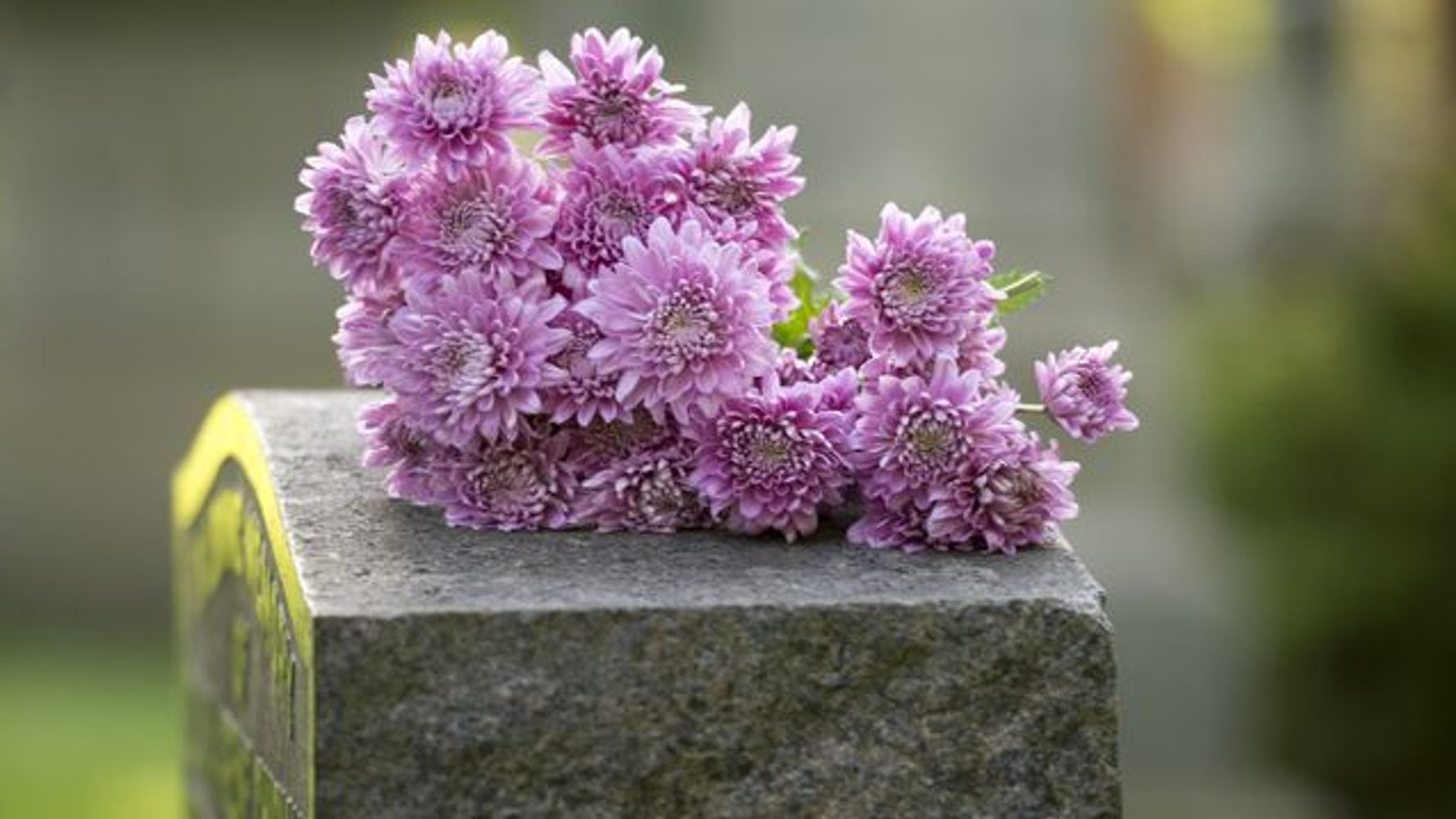 this-is-how-much-an-average-funeral-costs-huffpost