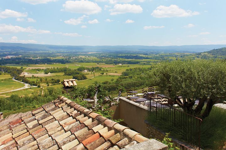 Crillon le Brave is a great escape for foodies, wine lovers and families with kids.