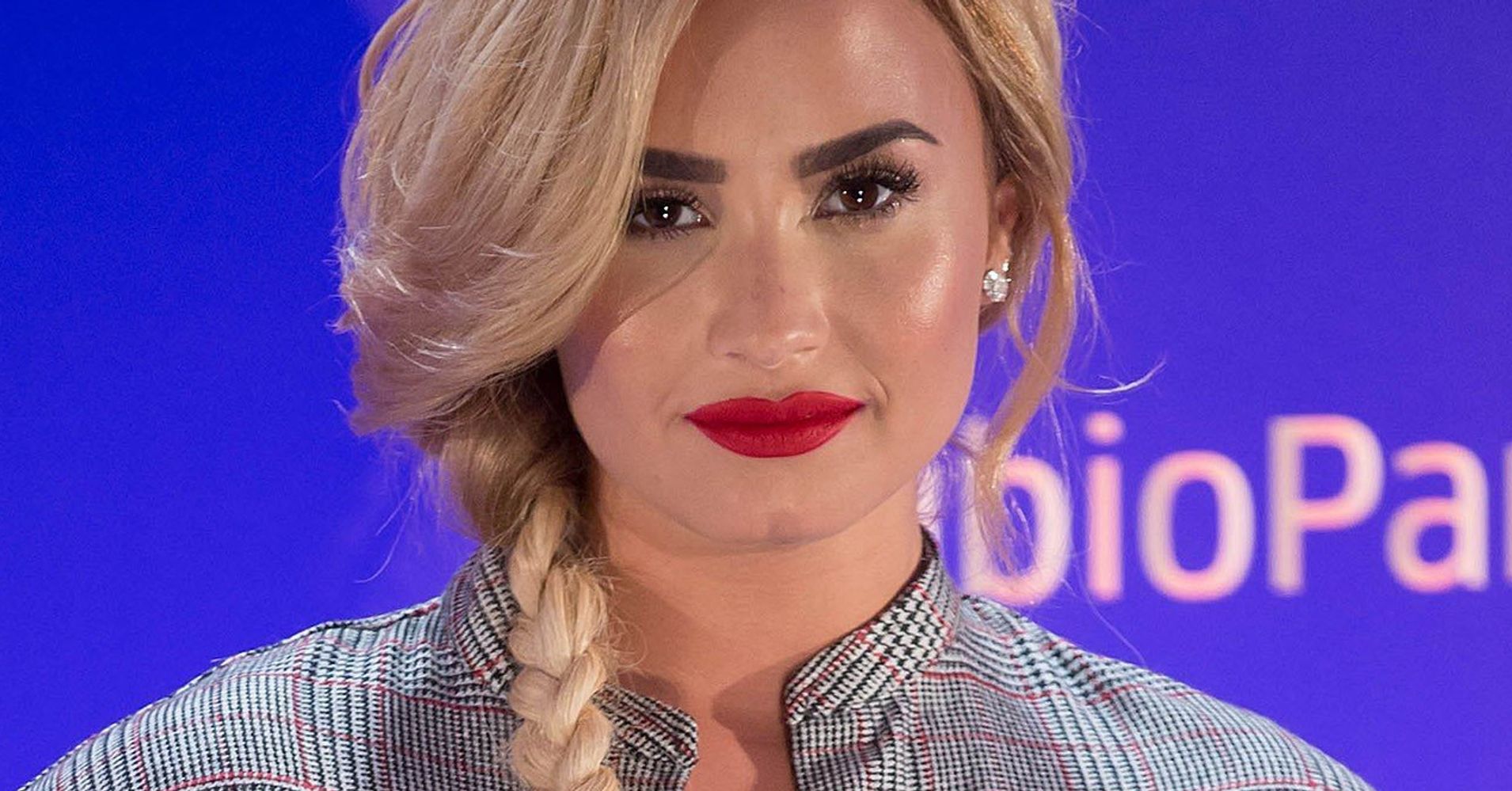 Demi Lovato's New Hairdo Will Inspire You To Go Blonde ...