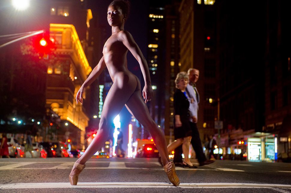 Ballet Dancers Glide Their Way Through Nyc — Naked — In Stunning Photos Huffpost