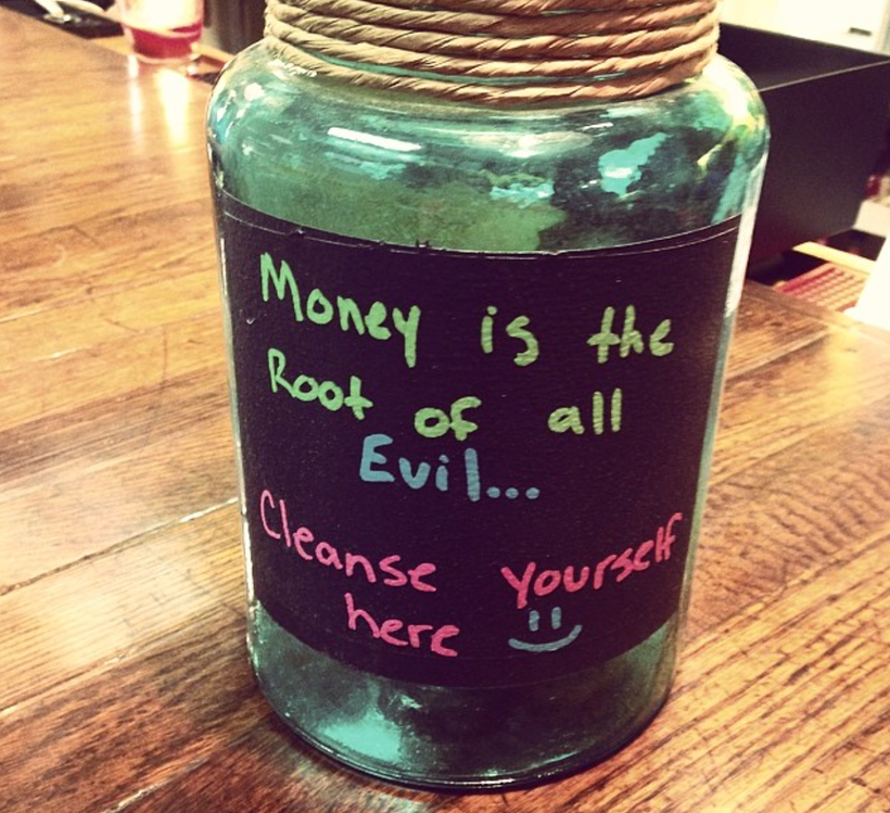 https://www.buzzfeed.com/ariannarebolini/tip-jars-that-are-too-clever-to-resist?utm_term=.qvL1k9drQ#.jgk9jyow5
