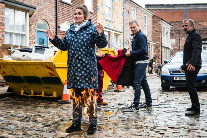 <strong>The actors who play Nick Tilsley and Kevin Webster were trained in how to put out he blaze</strong>