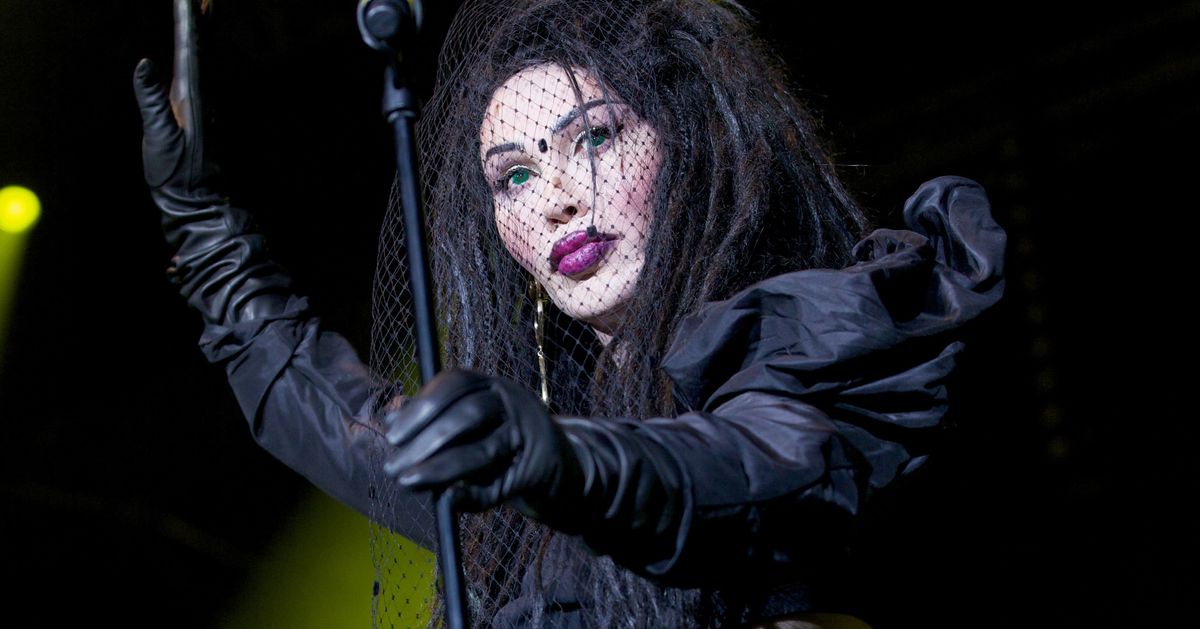 Pete Burns Dead: 'You Spin Me Round' Singer Dies, Aged 57 | HuffPost UK ...