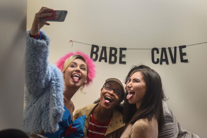 Any visit with Miley wouldn't be complete without a tongue-out selfie.